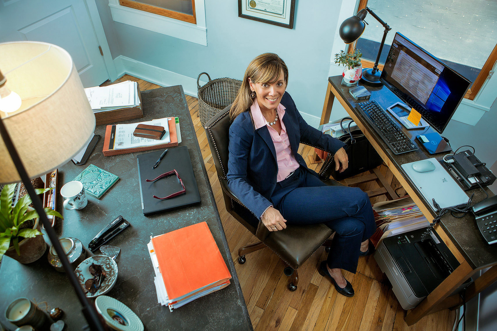 commercial-corporate-environmental-portrait-of-civil-rights-super-lawyer-jennifer-salvatore-photographer-scott-stewar