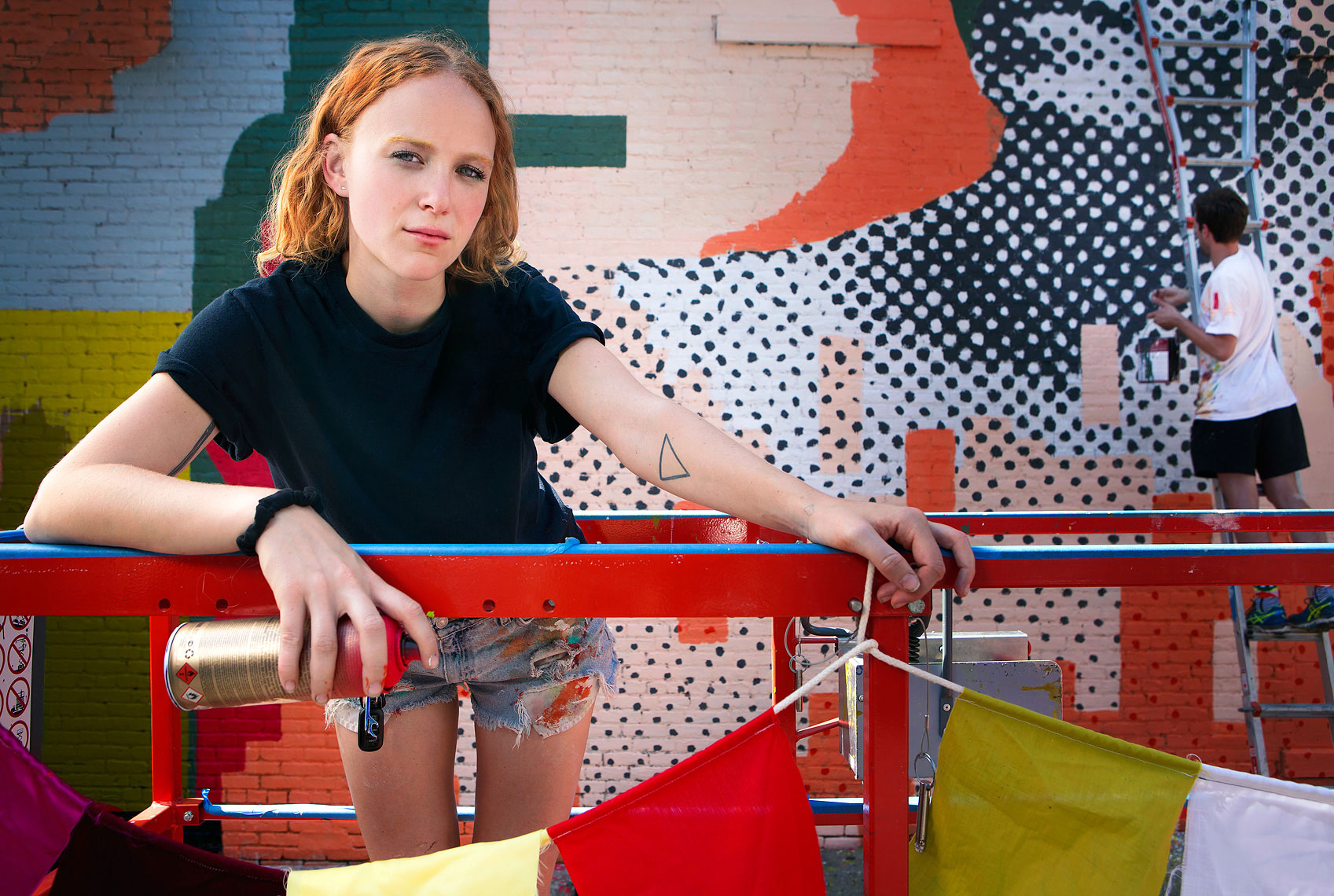 detroit-environmental-portrait-of-artist-muralist-ellen-rutt-photographer-scott-stewart